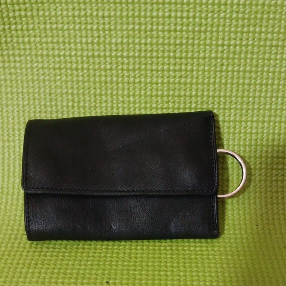 Wilsons Leather Black Wallet with Silver Ring UNISEX